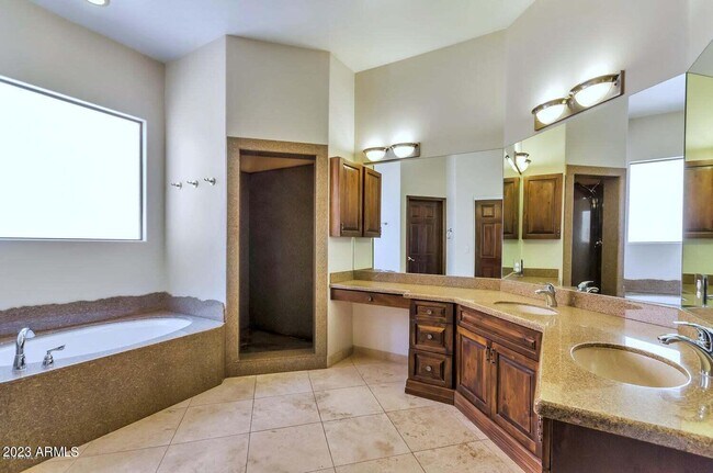 Building Photo - 15842 E Sunflower Dr
