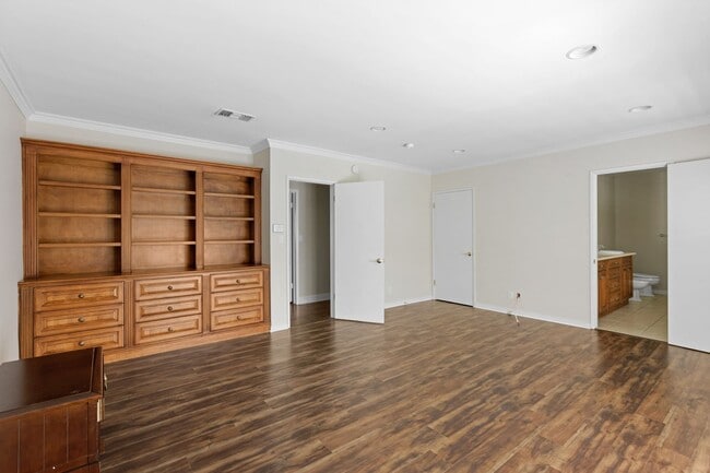 Building Photo - Welcome to this Beautiful Ranch-Style Home...