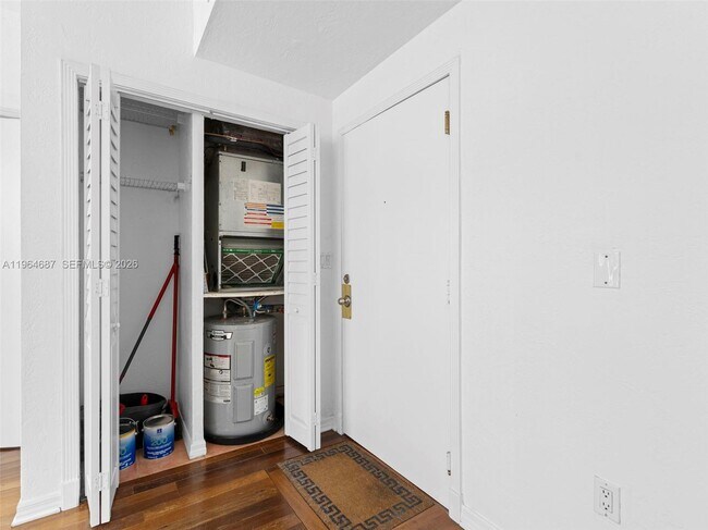 Building Photo - 1027 Pennsylvania Ave