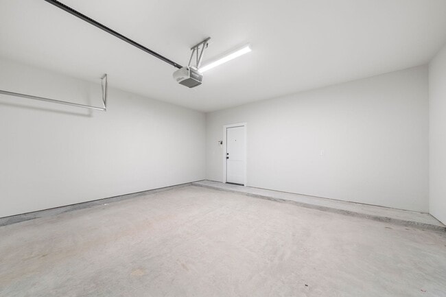 Building Photo - 13616 Giovannis Gdn