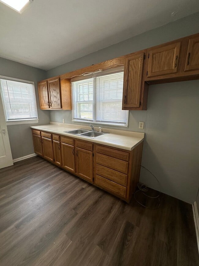 Building Photo - 2 Bedroom, 1 Bath
