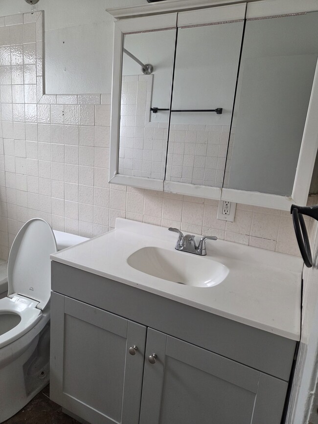 Building Photo - 1716 Sunrise Rd