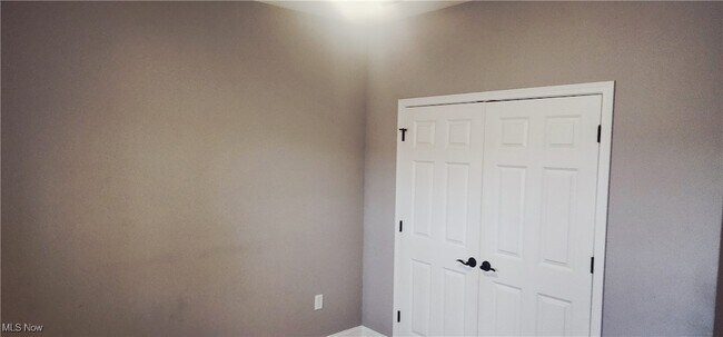 Building Photo - 6965 Chandlersville Rd