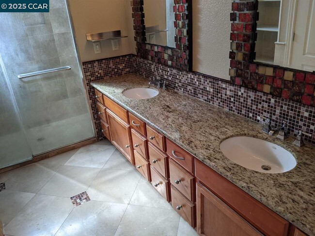 Building Photo - 249 Sea Crest Cir
