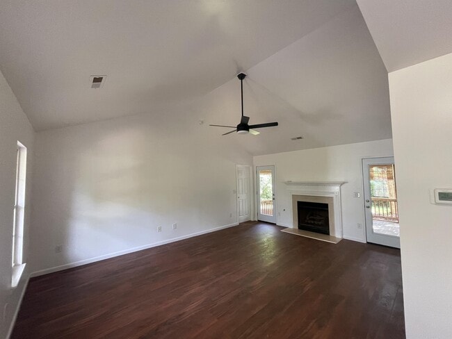 Building Photo - 206 Dusty Dr