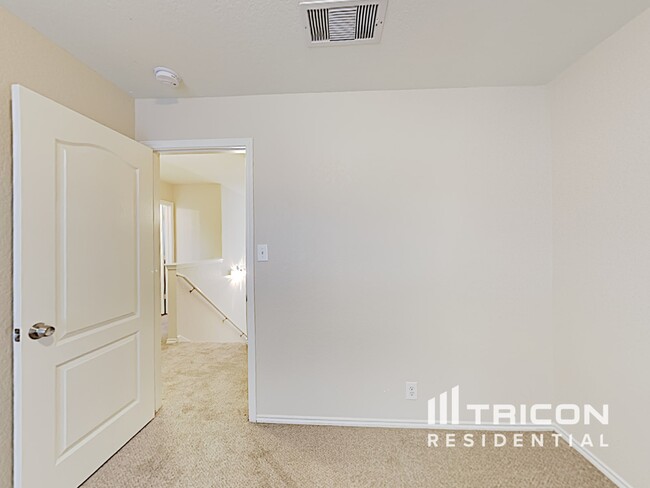 Building Photo - 8115 Thicket Pass