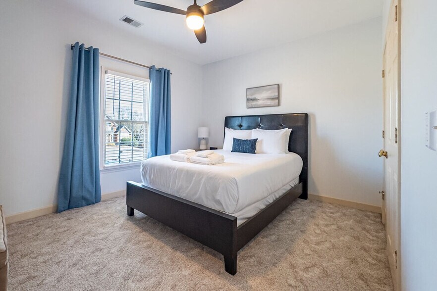 Building Photo - 530 Waterford Dr