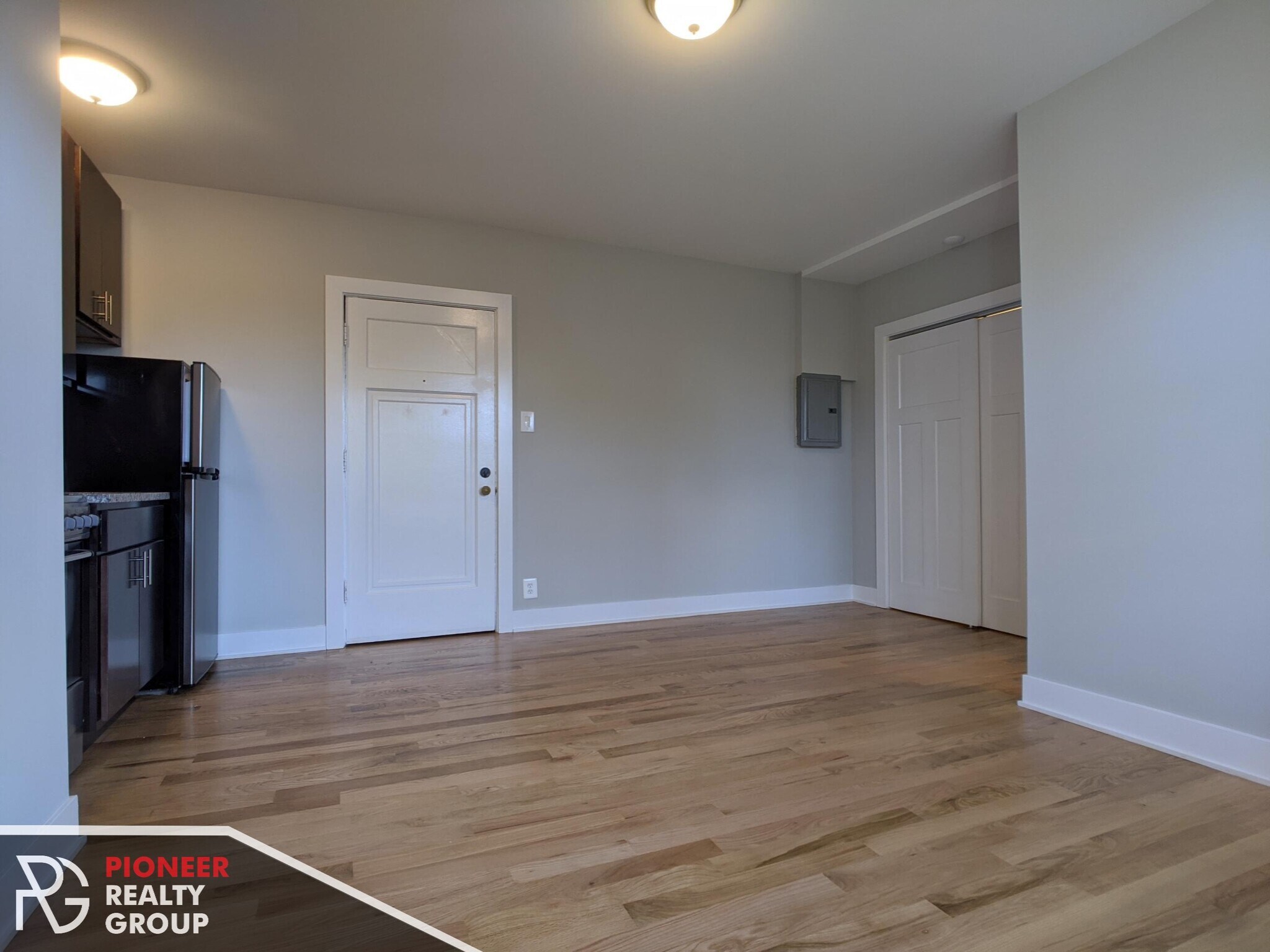 Building Photo - 4831 N Damen Ave