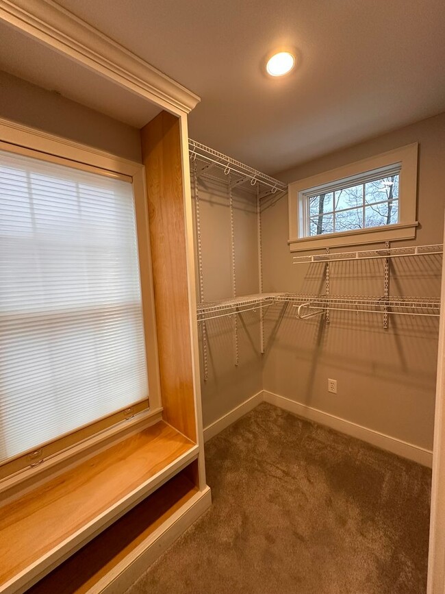 Building Photo - LARGE THREE BEDROOM HOME - AVAILABLE JUNE 1st, 2026