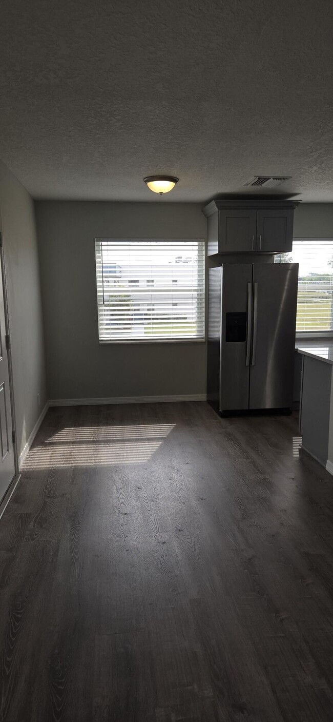Building Photo - 192 Normandy Ln