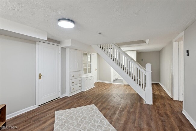 Building Photo - 3569 Silsby Rd