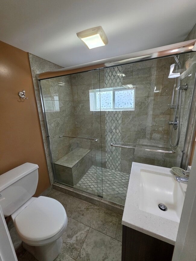 Building Photo - 9104 Oleander Ave