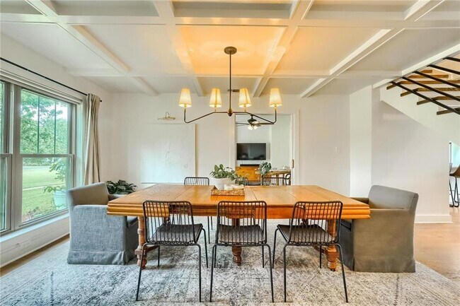 Building Photo - 1524 Sheridan Trail