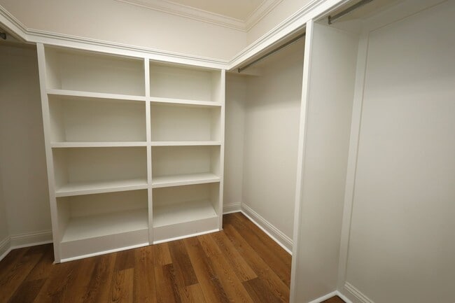 Building Photo - 3844 Coventry Dr