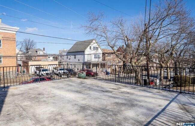 Building Photo - 9066 Palisade Plaza