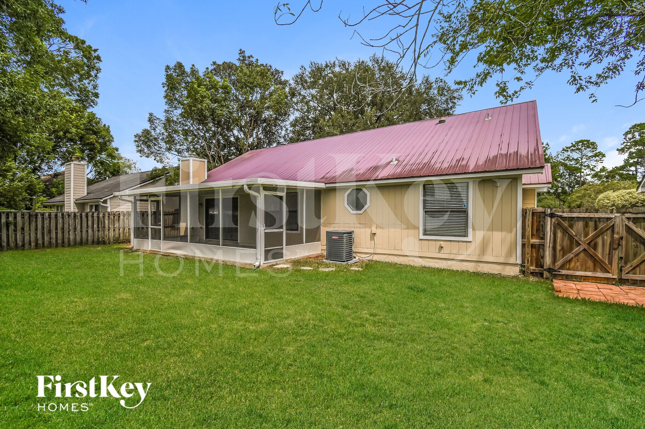 Building Photo - 3026 Rex Dr S