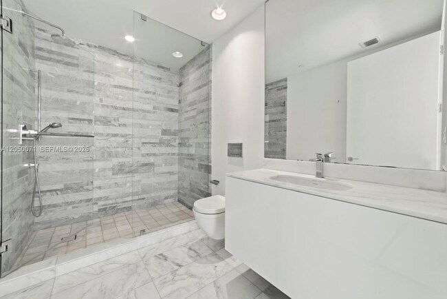 Building Photo - 10203 Collins Ave