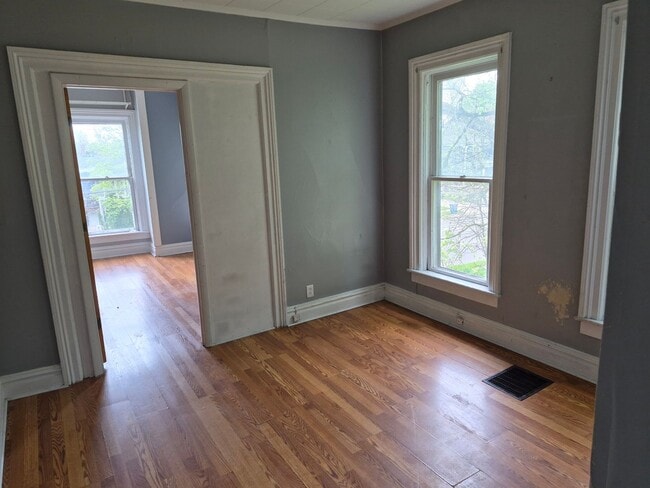 Building Photo - 227 Douglas Ave