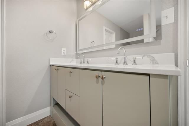 Building Photo - 800 Green Heath Ave