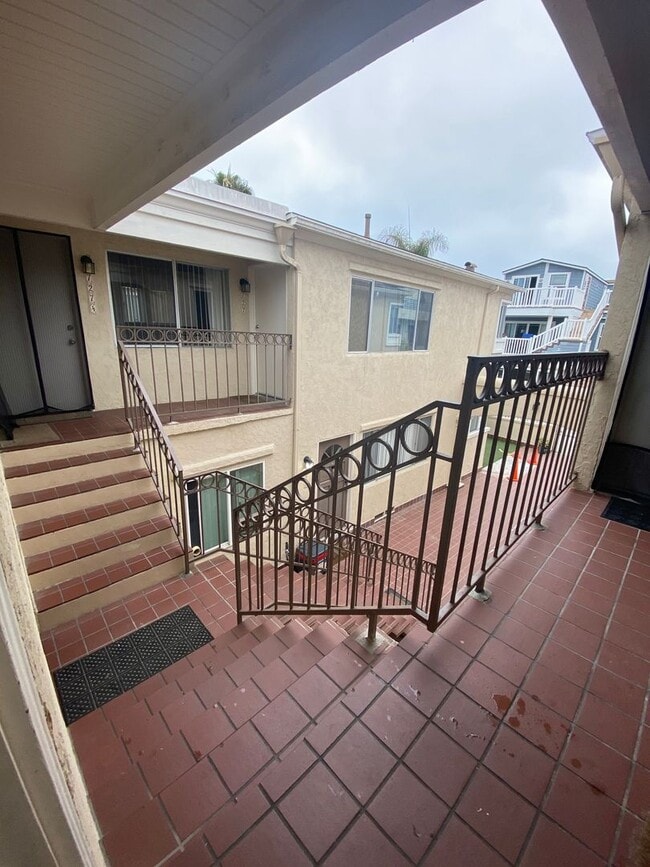 Building Photo - Charming & Spacious Studio – Steps from th...