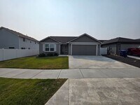Building Photo - Beautiful home in Airway Heights