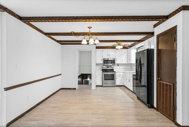 Building Photo - 3 Bedroom 2 Bath Country Home For Rent in Dover!