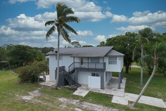 Building Photo - 4916 Silver Oak Dr
