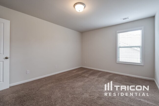 Building Photo - 4203 Bella View Dr