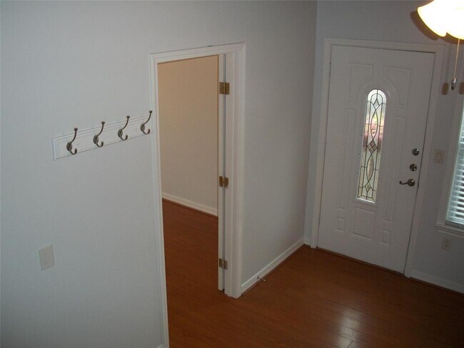 Building Photo - 908 Enid St