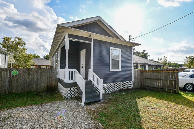 Building Photo - 1117 Fred St