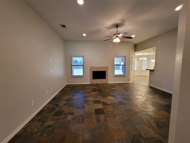 Building Photo - 3 BR/2BA | Single Family Home with large lot | 2-Car Garage | Large fenced backyard