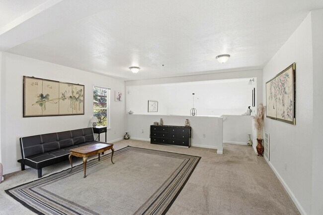 Building Photo - 9028 Burr St