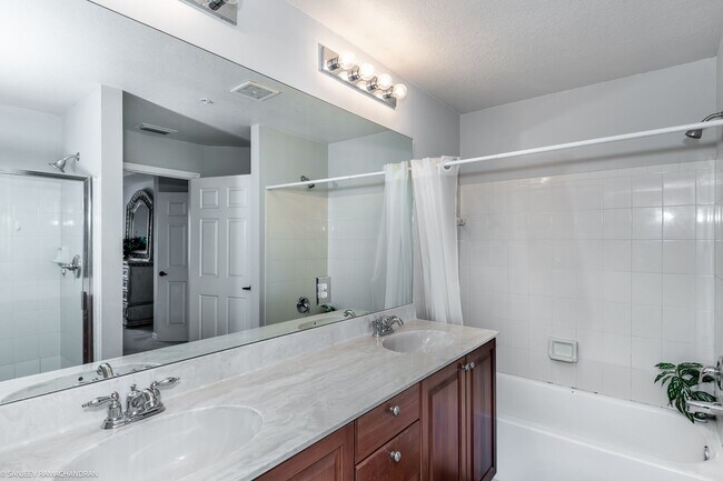 Building Photo - FURNISHED WATERFRONT CONDO IN PUNTA GORDA ISLES