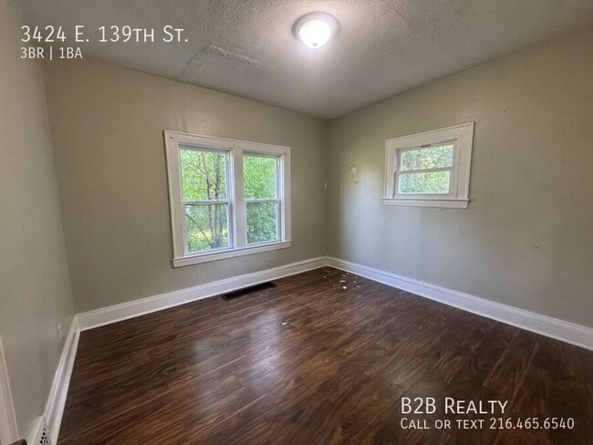 Building Photo - 3424 E 139th St