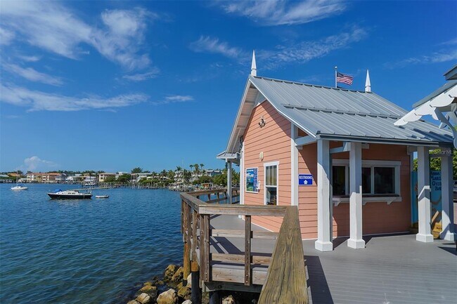 Building Photo - 4216 Plumosa Terrace