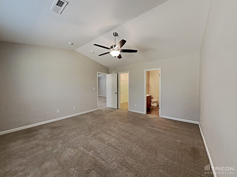 Building Photo - 630 Stillgreen Ln