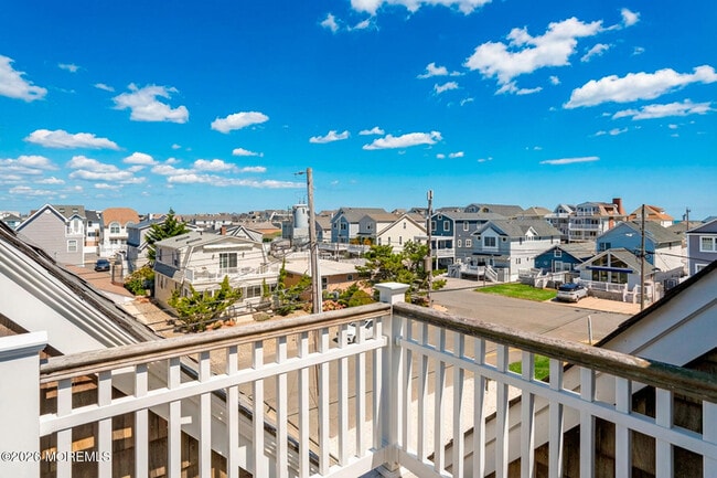 Building Photo - 565 Trout Ave