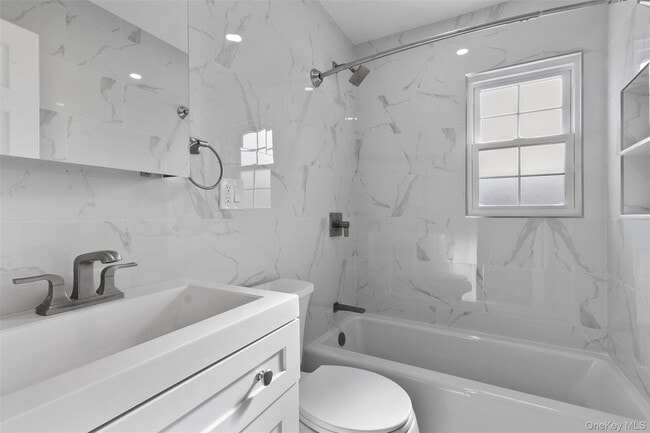 Building Photo - 28 Elissa Ln