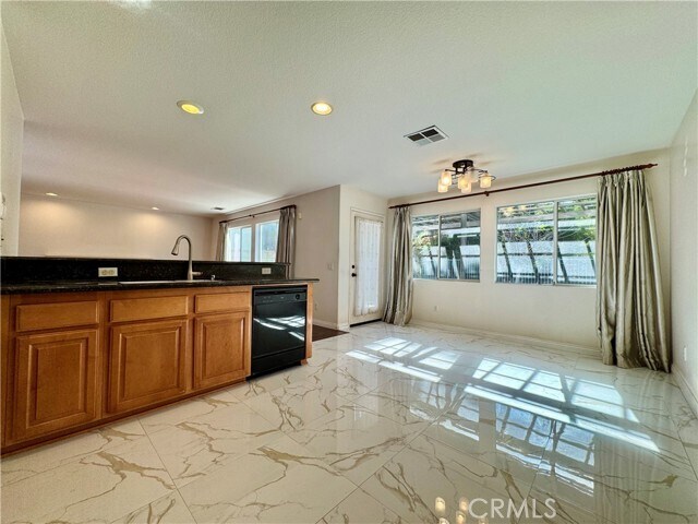 Building Photo - 16612 China Berry Ct