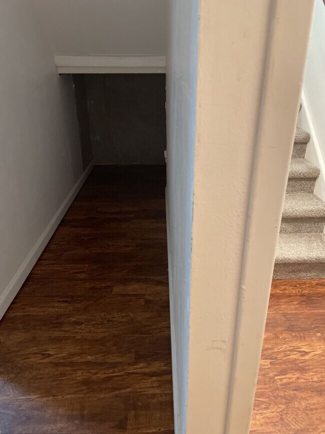 Building Photo - Start a Lease by 4/17 and get $250 off 1st Month!