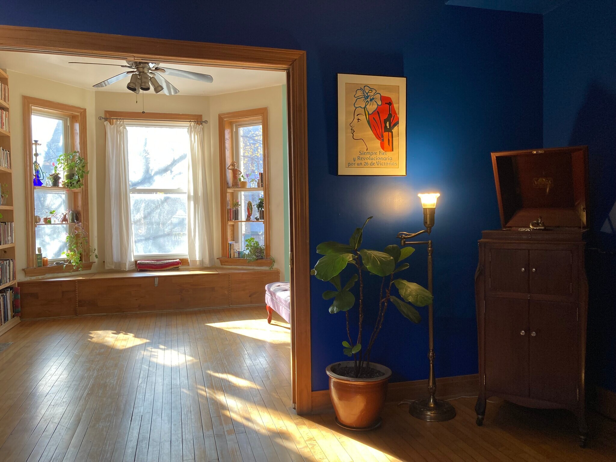 Building Photo - 2628 W Division St