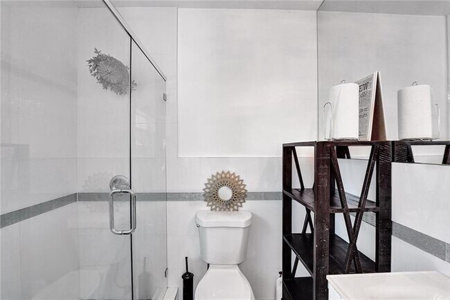 Building Photo - 1732 NE 173rd St