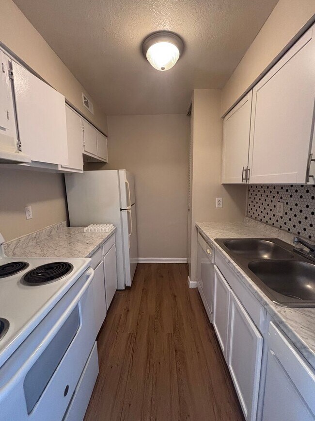 Building Photo - 419 Orchard Trace Ln