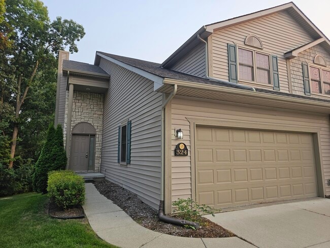 Building Photo - 324 Stratford Ln