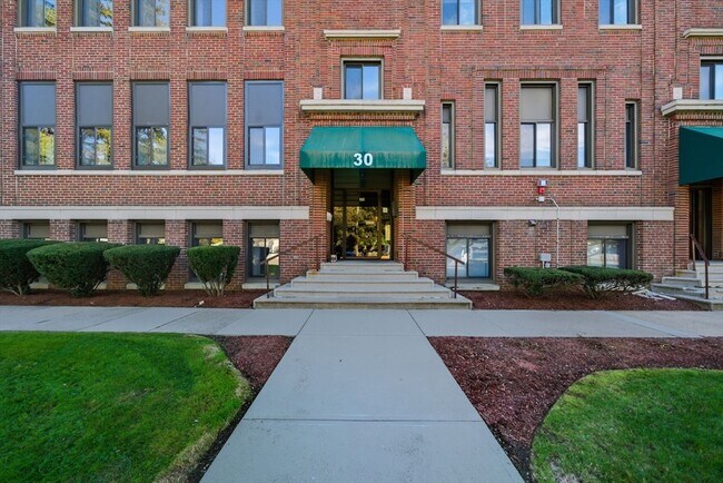 Building Photo - 30 Conant St