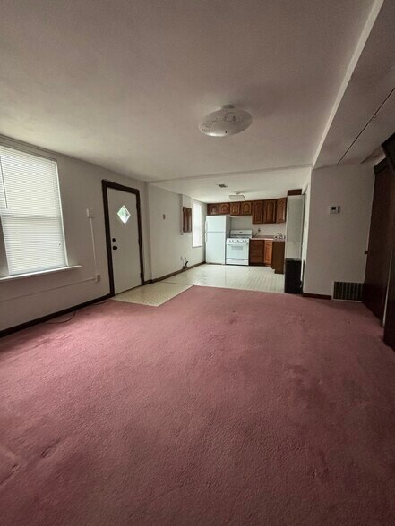 Building Photo - 912 Highland Ave