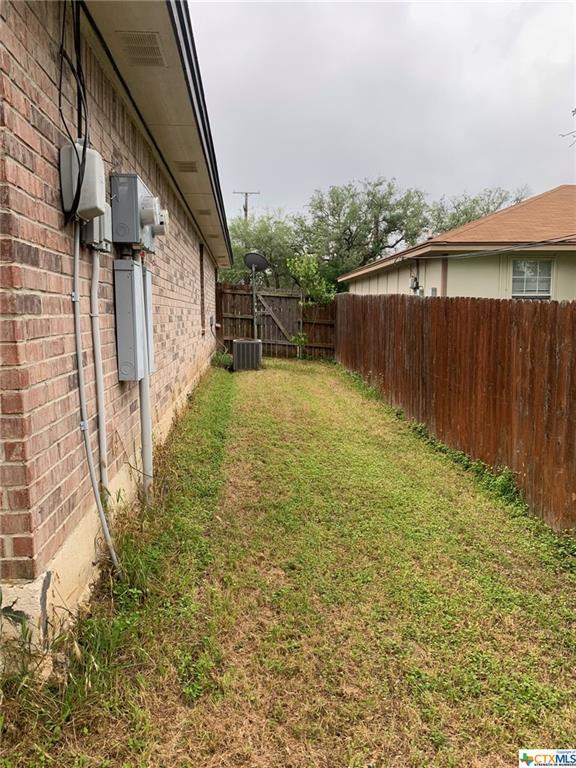 Building Photo - 1625 Pontotoc Trce