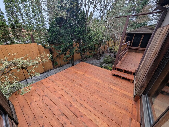 Building Photo - Rent Your Own Oasis! Available Now!