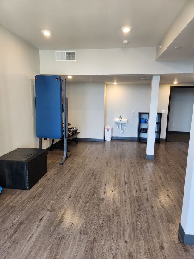 Building Photo - Luxury Bozeman Condo for Rent