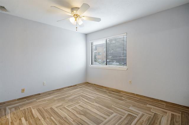 Building Photo - 2310 Balsam Dr